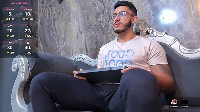 Snapshot of Liam_Kleiin chatting on 19, 3, 2025 Liam Kleiin online show from 19, 3, 2025