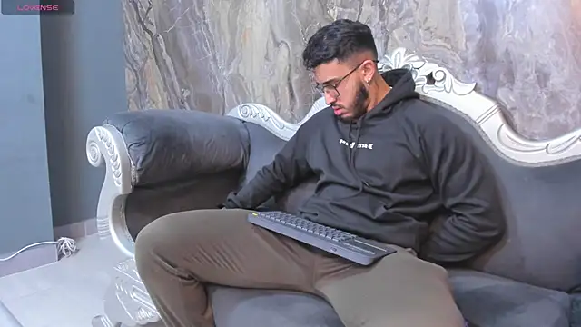 Snapshot of Liam_Kleiin chatting on 20, 3, 2025 Liam Kleiin online show from 20, 3, 2025