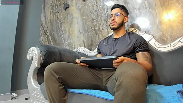 Snapshot of Liam_Kleiin chatting on 21, 3, 2025 Liam Kleiin online show from 21, 3, 2025