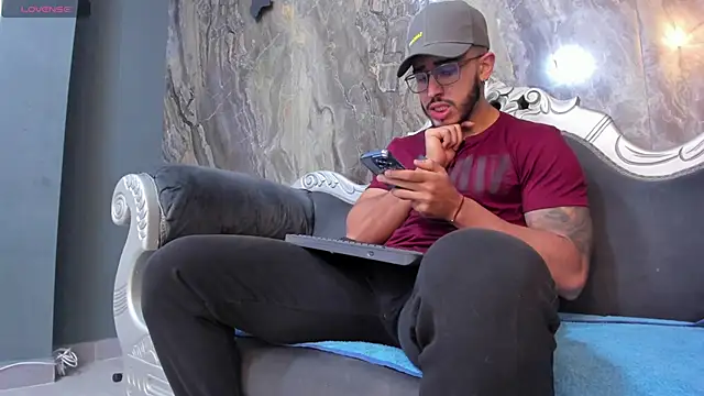 Snapshot of Liam_Kleiin chatting on 22, 3, 2025 Liam Kleiin online show from 22, 3, 2025