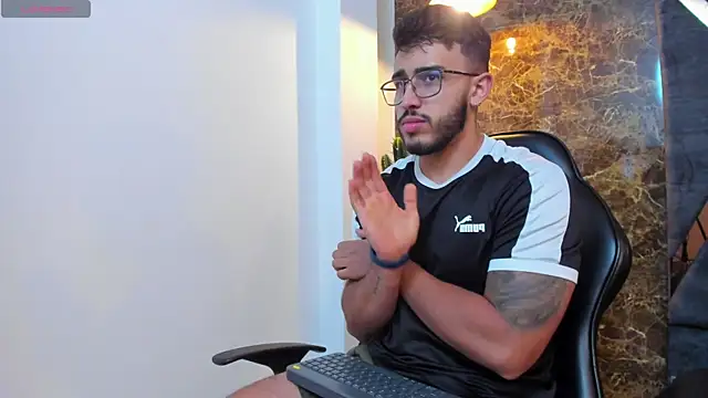 Snapshot of Liam_Kleiin chatting on 9, 9, 2025 Liam Kleiin online show from 9, 9, 2025