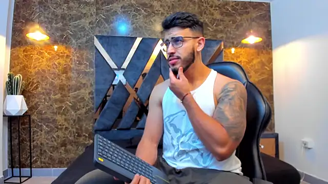 Snapshot of Liam_Kleiin chatting on 17, 9, 2025 Liam Kleiin online show from 17, 9, 2025