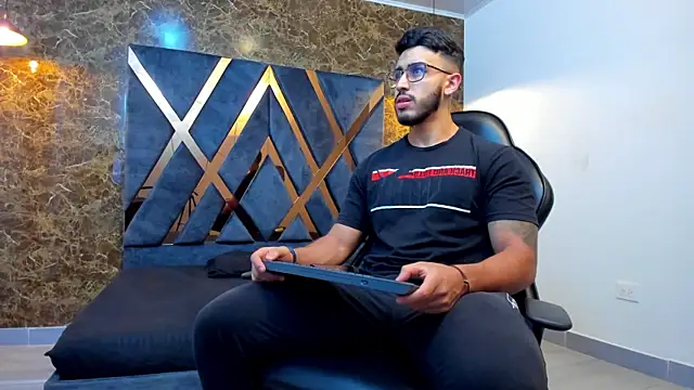 Snapshot of Liam_Kleiin chatting on 25, 9, 2025 Liam Kleiin online show from 25, 9, 2025