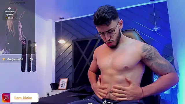 Snapshot of Liam_Kleiin chatting on 21, 11, 2025 Liam Kleiin online show from 21, 11, 2025