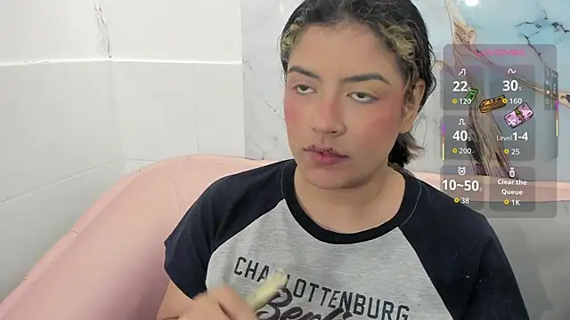 Snapshot of taylor_cupper chatting on 30, 11, 2025 taylor cupper online show from 30, 11, 2025