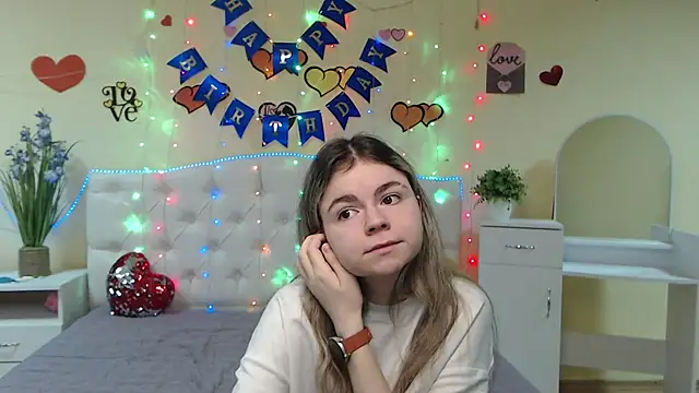 TinaRedly online show from 2, 3, 2025