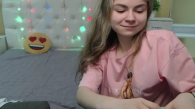 TinaRedly online show from 6, 3, 2025