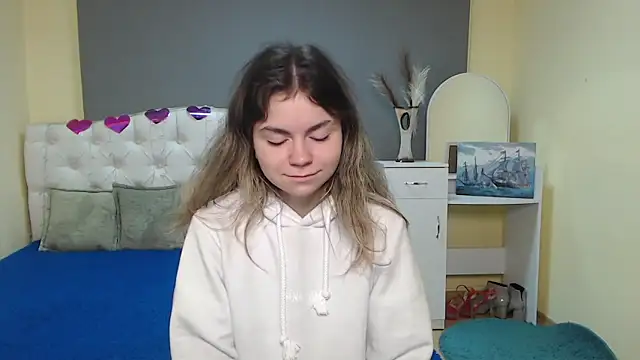 TinaRedly online show from 26, 9, 2025