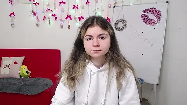 TinaRedly online show from 13, 4, 2026