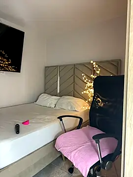 Snapshot of kellya_ chatting on 31, 10, 2025 kellya online show from 31, 10, 2025