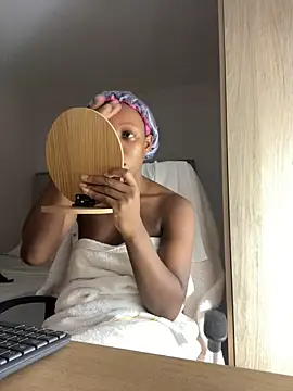 Snapshot of kellya_ chatting on 3, 12, 2025 kellya online show from 3, 12, 2025