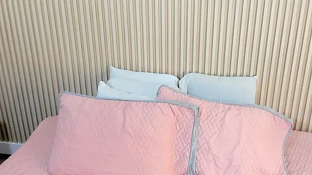 charlottebrowns  online show from 17, 11, 2025