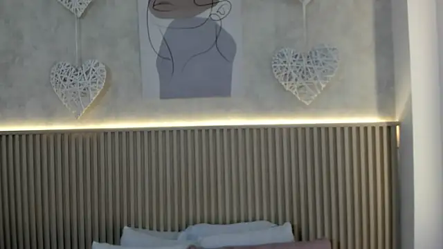 charlottebrowns  online show from 25, 11, 2025