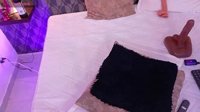 SharomRoss online show from 5, 2, 2025