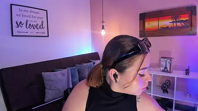 Snapshot of ArianaBaker chatting on 7, 2, 2025 ArianaBaker online show from 7, 2, 2025