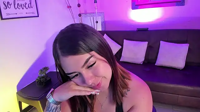 Snapshot of ArianaBaker chatting on 16, 10, 2025 ArianaBaker online show from 16, 10, 2025