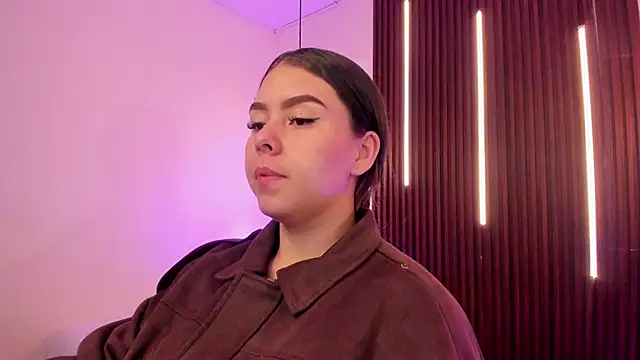ArianaBaker online show from 4, 6, 2026