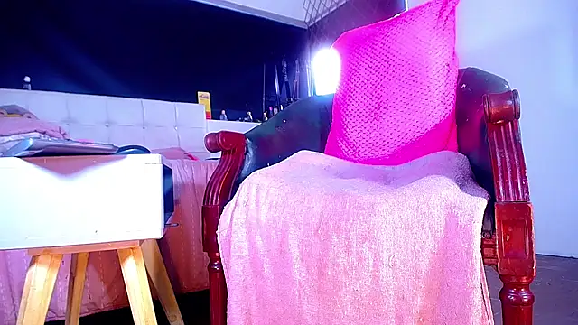 Snapshot of bellatrixx_69 chatting on 24, 9, 2025 bellatrixx 69 online show from 24, 9, 2025