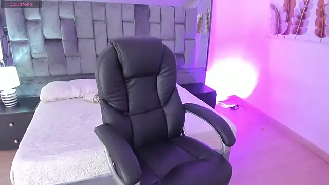 Chloe evans   online show from 13, 2, 2025