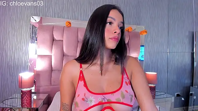 Chloe evans   online show from 6, 11, 2025