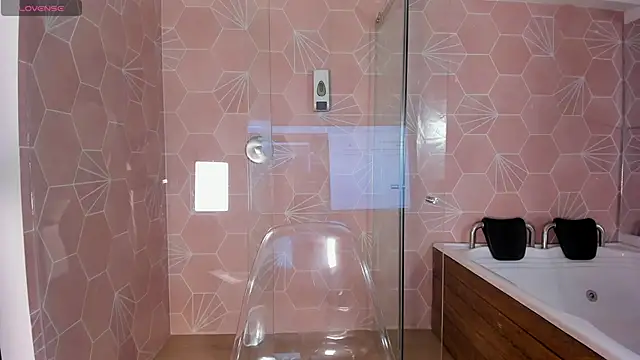 Chloe evans   online show from 10, 11, 2025