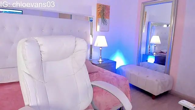 Chloe evans   online show from 26, 11, 2025