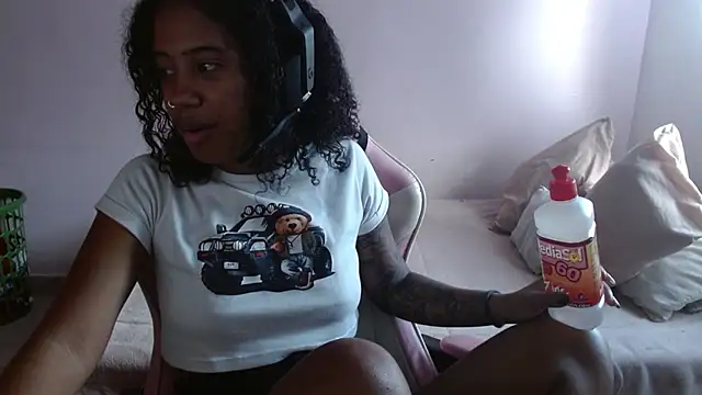 Snapshot of TiffanyRoouse chatting on 16, 12, 2024 TiffanyRoouse online show from 16, 12, 2024
