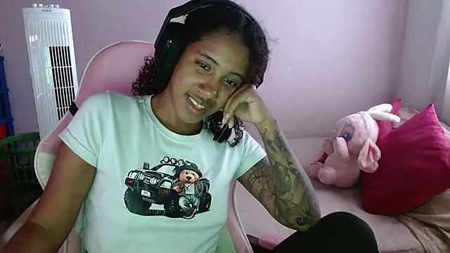 Snapshot of TiffanyRoouse chatting on 19, 3, 2025 TiffanyRoouse online show from 19, 3, 2025
