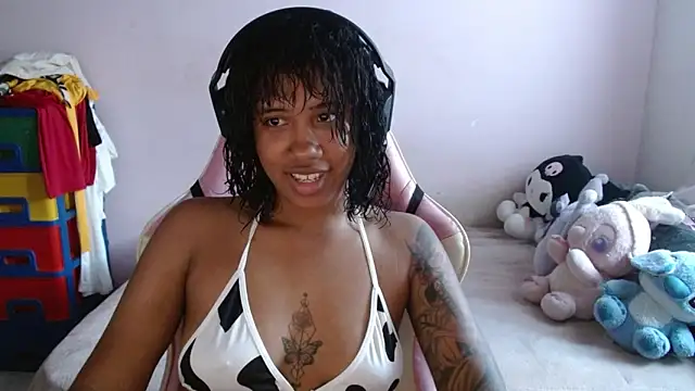 Snapshot of TiffanyRoouse chatting on 5, 10, 2025 TiffanyRoouse online show from 5, 10, 2025