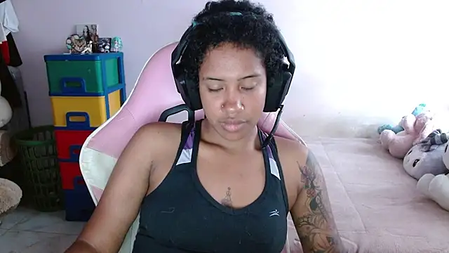 TiffanyRoouse online show from 4, 11, 2025