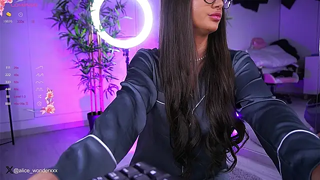 Snapshot of VanessaSimon chatting on 16, 1, 2025 VanessaSimon online show from 16, 1, 2025