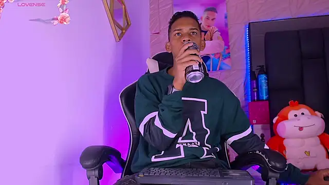 Snapshot of dilan_alfonzo chatting on 26, 4, 2026 dilan alfonzo online show from 26, 4, 2026