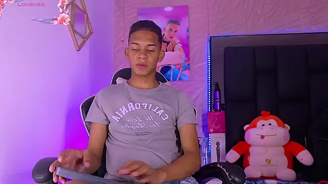 Snapshot of dilan_alfonzo chatting on 8, 5, 2026 dilan alfonzo online show from 8, 5, 2026