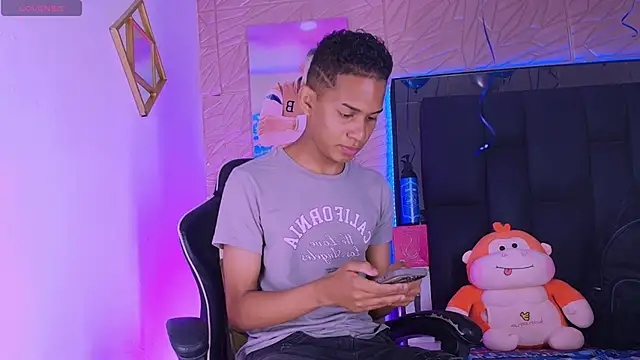 Snapshot of dilan_alfonzo chatting on 24, 5, 2026 dilan alfonzo online show from 24, 5, 2026
