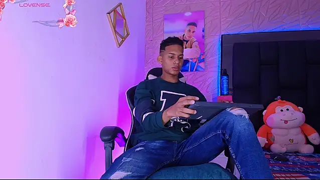 Snapshot of dilan_alfonzo chatting on 13, 6, 2026 dilan alfonzo online show from 13, 6, 2026