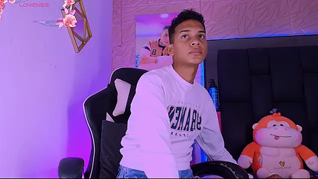 Snapshot of dilan_alfonzo chatting on 22, 6, 2026 dilan alfonzo online show from 22, 6, 2026