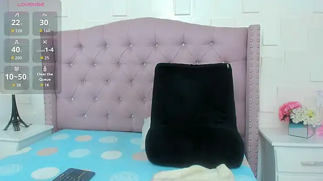 MonicaSchwartz online show from 8, 4, 2026