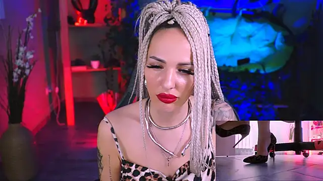 MonicaMaxwel online show from 5, 2, 2025