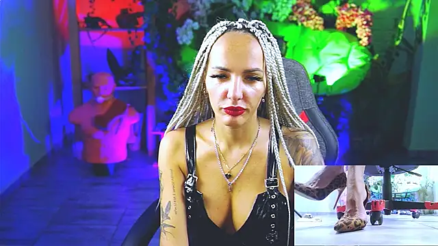 MonicaMaxwel online show from 17, 9, 2025