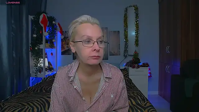 HelgaHimmell online show from 5, 1, 2025