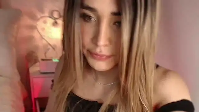 Snapshot of Missantonella_ chatting on 4, 12, 2024 Missantonella online show from 4, 12, 2024