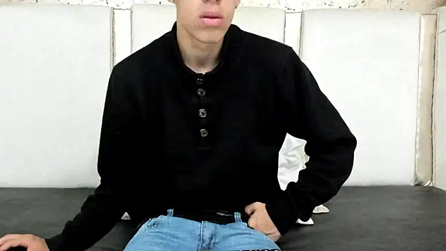 Snapshot of thiago19s chatting on 6, 1, 2025 thiago19s online show from 6, 1, 2025