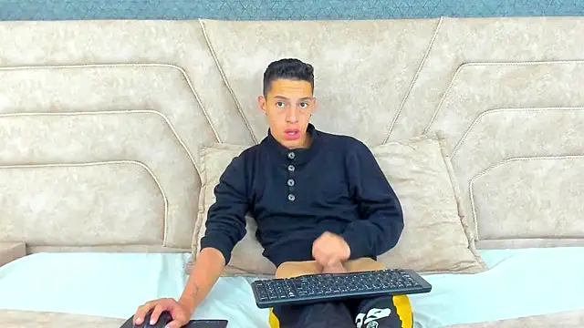 Snapshot of thiago19s chatting on 12, 1, 2025 thiago19s online show from 12, 1, 2025