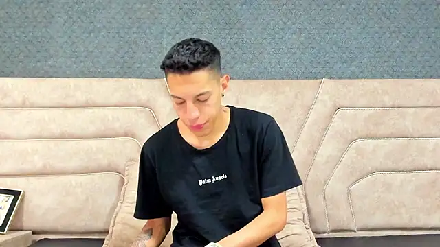 Snapshot of thiago19s chatting on 23, 1, 2025 thiago19s online show from 23, 1, 2025