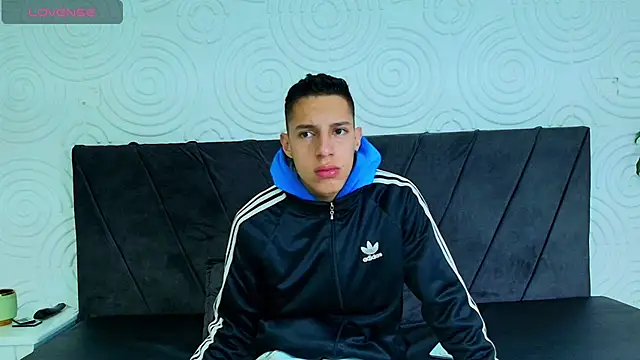 Snapshot of thiago19s chatting on 24, 1, 2025 thiago19s online show from 24, 1, 2025