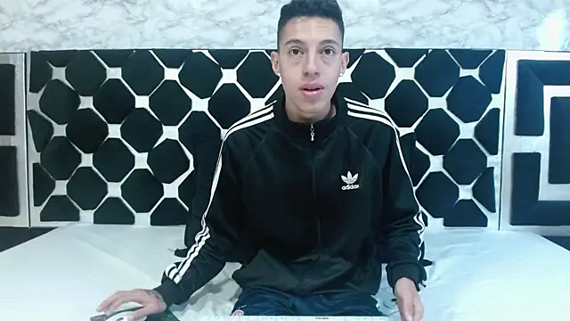 Snapshot of thiago19s chatting on 12, 2, 2025 thiago19s online show from 12, 2, 2025