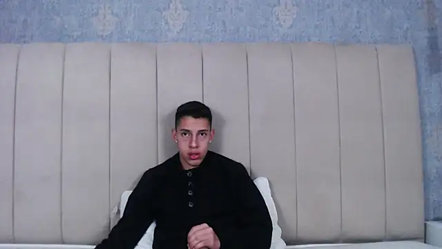 Snapshot of thiago19s chatting on 14, 2, 2025 thiago19s online show from 14, 2, 2025