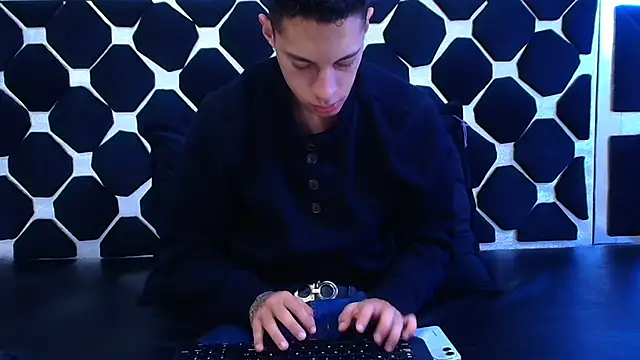 Snapshot of thiago19s chatting on 19, 2, 2025 thiago19s online show from 19, 2, 2025