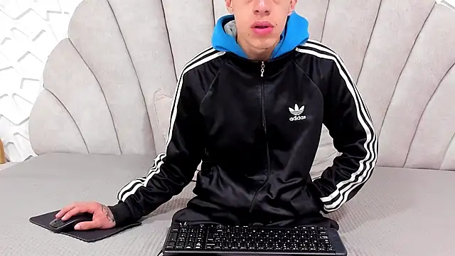 Snapshot of thiago19s chatting on 12, 3, 2025 thiago19s online show from 12, 3, 2025