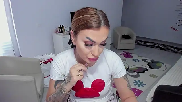 GlossyDiamondX online show from 20, 2, 2025